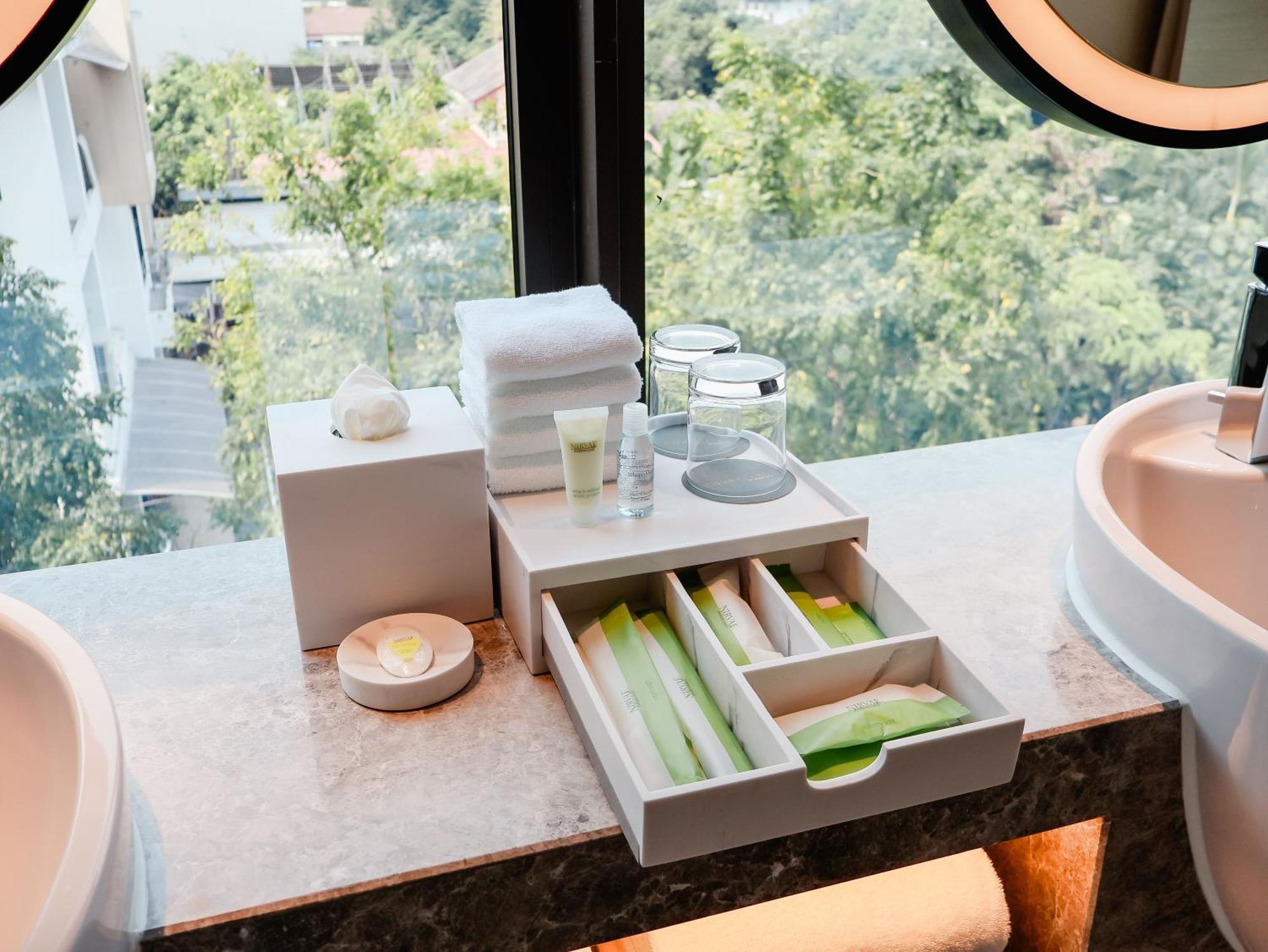 Courtyard By Marriott Bangkok Suvarnabhumi Airport Екстер'єр фото