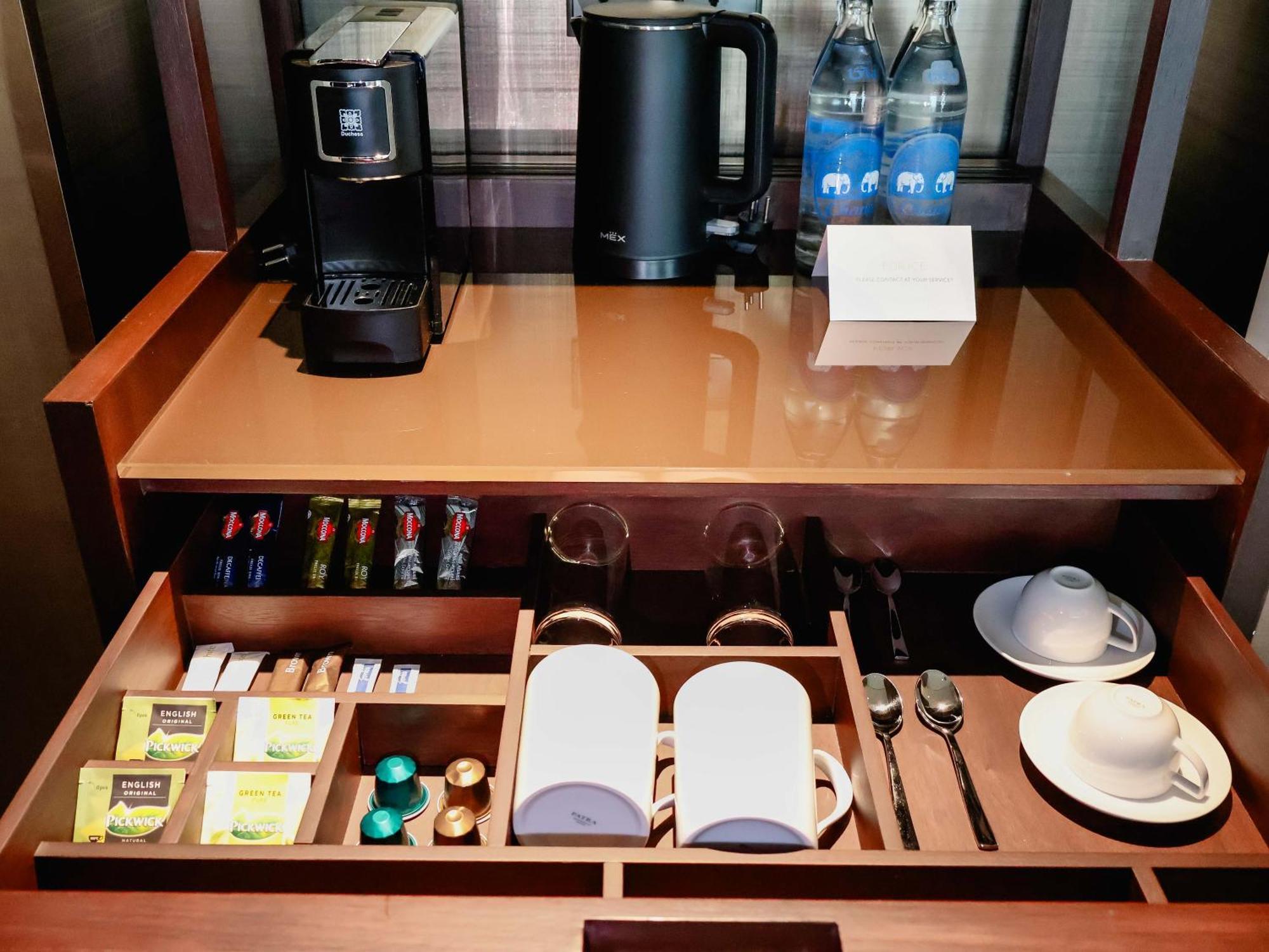 Courtyard By Marriott Bangkok Suvarnabhumi Airport Екстер'єр фото