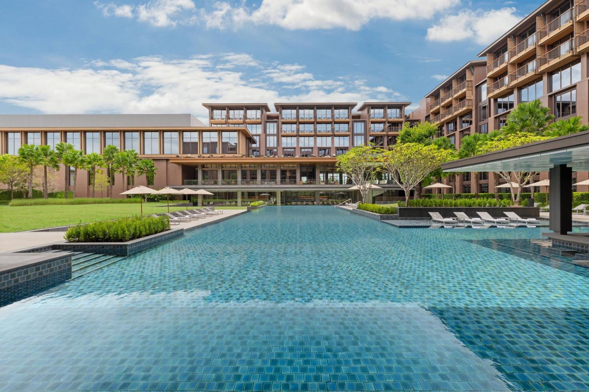 Courtyard By Marriott Bangkok Suvarnabhumi Airport Екстер'єр фото