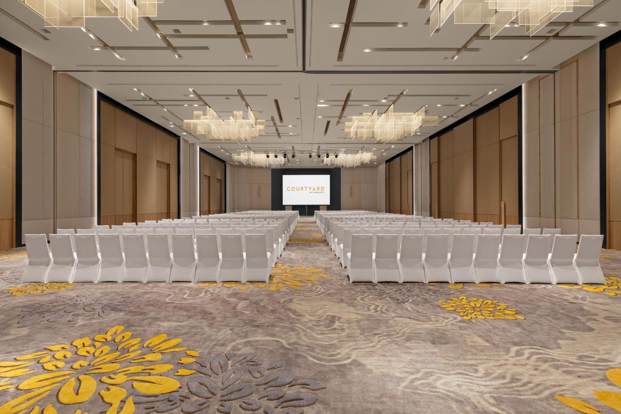 Courtyard By Marriott Bangkok Suvarnabhumi Airport Екстер'єр фото
